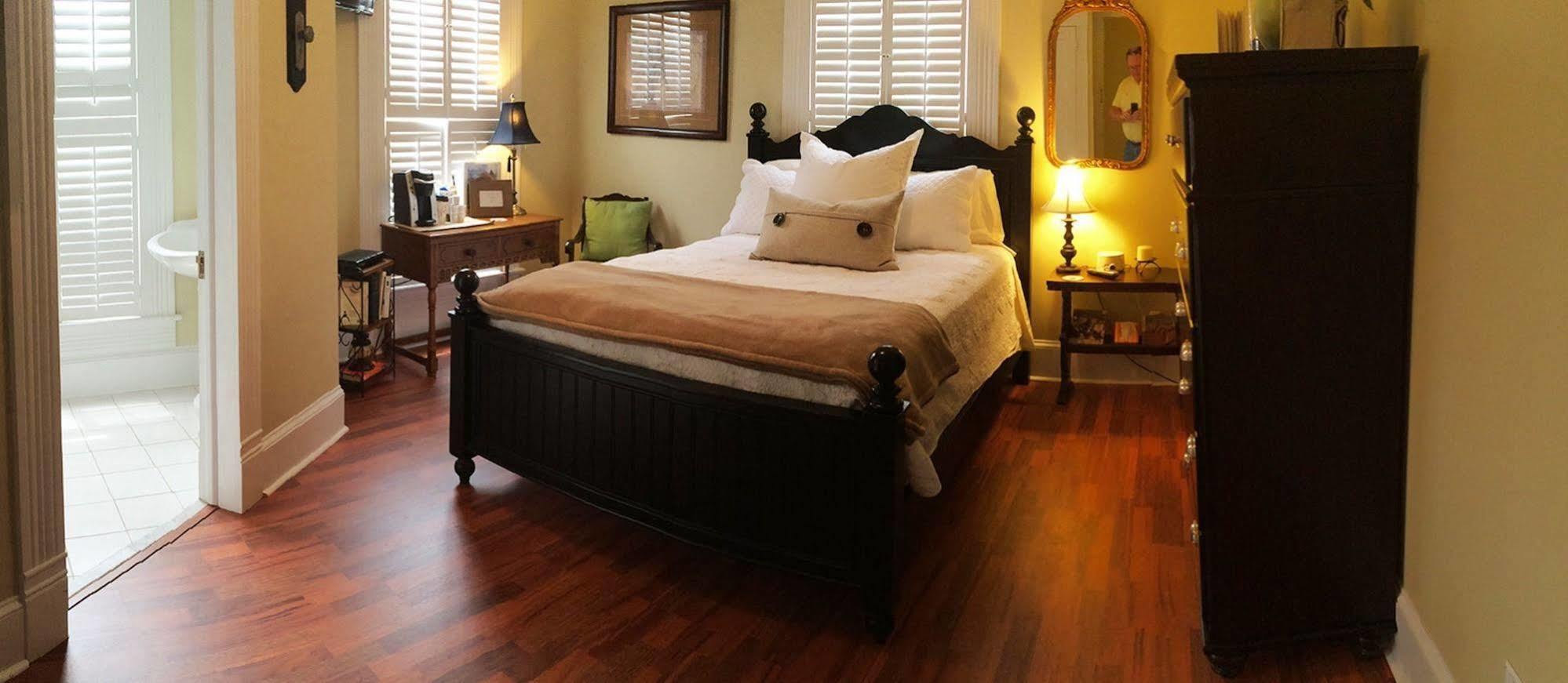 Trowell Historic Inn 杰瑟普 外观 照片